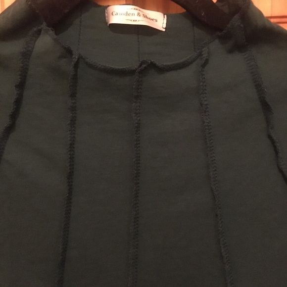 Camden&Shoes Sleeveless Top - Picture 3 of 6